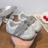 Sapatos Infantis, Tênis para Crianças, Novo Estilo Primavera e Outono 2026, Tênis de Treino Alemão para Meninas, Versátil Casual Versão Coreana, Sapatos de Malha para Bebê