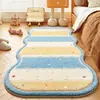 Alfombra de Dormitorio Estilo Ins, Felpudo Antideslizante Frente a la Cama, Aislamiento Refrigerante para Habitación Principal, Tira Larga, Nuevo Modelo 2026, Alfombra Linda para Mesita de Noche de Habitación de Princesa
