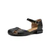 Nuevas sandalias de verano caladas con cómodos tacones gruesos de 2 cm, sandalias de punta cerrada con una correa y hebilla, zapatos elegantes y versátiles