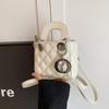 2024 Nuevo Abanico Europeo y Americano para Niños Mini Perla Portátil Cruzado Bolsa de Accesorios Bolso de Mujer al por Mayor