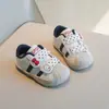 Zapatos de Concha de Suela Suave para Niñas Nueva Colección Primavera/Otoño 2026 Moda Infantil Elegantes Zapatos Argan para Niños Medianos/Grandes Dibujos Animados Zapatos de Entrenamiento Alemanes