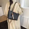 Bolso Femenino de Textura Casual de Moda, Bolso de Axila Personalizado, Nuevo Bolso de Hombro Retro de Moda Otoño e Invierno 2025