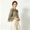 Camisa vintage floral de primavera e outono transfronteiriça europeia e americana, amigável à pele e elegante, com gravata floral e mangas sino bufantes
