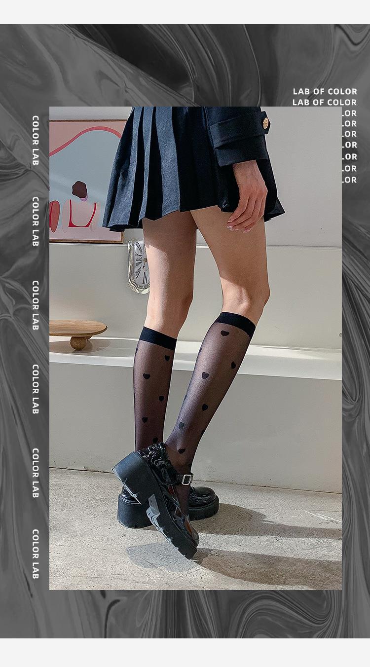 黑白中筒潮袜_14.jpg