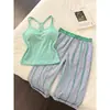 Conjunto de pijama para mulheres com estampa de estrelas verde menta refrescante, com camisola com sutiã embutido e calça comprida, para o verão, pode ser usado ao ar livre