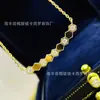 Versão Alta do Novo Colar Colmeia Artesanal CNC para Mulheres Espesso Banhado a Ouro 18K Pingente Colmeia Diamante Sorriso Corrente de Clavícula Fashion