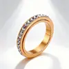Suministro Directo del Fabricante Venta Caliente Transfronteriza Anillo Giratorio Circular de Diamante de 4 mm para Mujer Joyería de Mano Completamente Diamantada de Acero Inoxidable