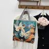 Bolsa Transfronteiriça Nova em Lona Jacquard Borboleta Bordada Estéreo 3D Grande Capacidade Bolsa de Ombro Feminina Bolsinha de Mão Compras para Mamãe