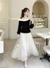 Top de terciopelo Nanyou estilo francés, sin hombros, con bloques de color y pedrería para mujer, nueva colección principios de otoño 2026, con lazo y tirantes fluidos, una blusa chic y elegante