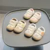Zapatos para bebé de primavera y otoño, zapatos blandos para caminar de bebé, para edades de 1 a 3 años, de punta cerrada para niño, antideslizantes, zapatos deportivos funcionales con parte superior de cuero