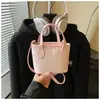 Bolsa Mini de Balde Desenho Animado com Pingente de Gato, Moda de Nicho para o Dia a Dia, Bolsa Transversal Estilo Cesta para Meninas