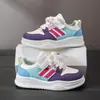 Zapatillas bajas para niñas, modelos de primavera y otoño, suela blanda, antideslizantes, con cierres de velcro, zapatillas deportivas para niños, zapatos casuales para estudiantes para el campus