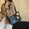 Bolso de mano vintage plisado para mujer, nueva versión coreana 2026, bolso de hombro de gran capacidad, bolso de mano versátil de nicho para el día a día, moderno