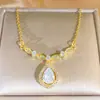 Collar con colgante de gota de agua totalmente incrustado de diamantes, estilo francés, como de hadas, para mujer, simple y único, moderno, exquisito accesorio de cadena para clavícula con circonita