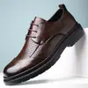 Nuevos zapatos casuales de cuero para hombre de verano, zapatos formales de negocios para hombre, zapatos de estilo británico, zapatos casuales para novio de hombre, venta al por mayor