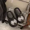 Zuecos Ligeros de Moda con Suela Gruesa para Aumentar la Altura para Mujer, Nuevos de Verano 2026, Pantuflas Antideslizantes para Exteriores con Sensación Suave al Caminar y Punta Cerrada