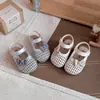 Novedad Primavera y Verano 2026 Sandalias Caladas de Moda para Bebé Niña Estilo Coreano con Lazo Zapatos de Malla de Princesa Calzado Infantil Sandalias