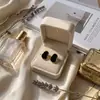 Pendientes geométricos, modernos, sencillos y elegantes, pendientes populares en línea para mujer, al por mayor en color dorado, estilo no vacacional, sensación de nicho y alta gama
