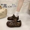 2026 Zapatos Casuales de Gamuza Marrón Oscuro Retro con Correa de Doble Hebilla Otoño Invierno Versátiles Cómodos Suela Suave Modernos Zapatos para Mujer Estilo de Moda