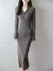 Vestido de Tricô Verde com Gola Pura Lã Inverno 2026 Manga Longa Feminino Cor Sólida Slim Fit Comprimento Médio