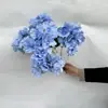 Hortênsia Artificial de Cinco Cabeças com Folhas para Decoração de Parede de Flores, Realista e de Alta Qualidade, Adequada para Casamentos e Decorações de Sala de Estar