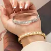 Moda Transfronteriza Estilo Minimalista Ins Pulsera Dorada con Cierre Redondo de Circonita Joyería de Lujo Ligero Europea y Americana Oro Mineral
