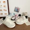 Sapatos de Pão de Solado Grosso Feios Fofos Femininos Estudante do Ensino Fundamental 2026 Outono Novo Ins Nicho Original Tênis de Plataforma Estudante Sapatos Brancos