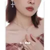 Nuevo Collar Cruzado Retro para Mujer, Cadena para Clavícula Versátil de Lujo Ligero y Moda, Accesorio de Alto Nivel para Combinar con Suéteres