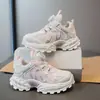 Sapatos infantis estilo pai, tênis respiráveis de malha para outono para meninos e meninas de 6 a 12 anos, com fivela giratória, sapatos casuais leves e antiderrapantes