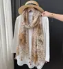 Pañuelo Chal de Seda Estampado Serie de Colores Maillard Estilo Old Money Vintage, Ligero y Suave, Bufanda con Ambiente de Principios de Otoño, Versátil para Mujeres