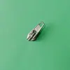 Puxador de zíper decorativo para uniforme escolar cor de pistola a laser metálica Não. 3 Não. 5 dentes de ferro resina Não. Zíper de nylon de 7 com montagem invertida