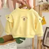 Sudadera de Niña para Primavera y Otoño Moda Bebé Niños Personalizada Moderna Estilo Coreano Bordado de Fresa Manga Acampanada Linda Celebridad de Internet Top