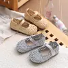 Sandalias retro de punta cerrada estilo romano ins 2026 verano nuevo estilo coreano moda para niñas zapatos de malla tejidos huecos transpirables