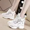 Zapatos de Plataforma Zapatos de Mujer 2026 Nuevo Otoño Suela Gruesa Zapatos Blancos Ligeros Aumentadores Ocultos de Altura Zapatos de Papá Versátiles Zapatos Deportivos