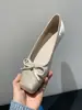Primer Encuentro Brisa Suave de la Tarde Zapatos de Ballet 2026 Lazo Dulce Francés Punta Cuadrada Boca Baja Tacón Oculto Zapatos de Noche