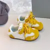 Sapatos casuais fofos para meninas, tênis para bebês e crianças pequenas, sapatos respiráveis macios para atividades ao ar livre para pequenas princesas