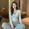 Top de Cadena de Diamantes con Cuello en V Puro y Atractivo que Revela la Clavícula, Adelgaza la Cintura, Diseño de Manga Larga, Camiseta Versátil y Ajustada para Mujer en Invierno