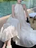 Vestido de Gola Halter para Mulheres, Novo Estilo Verão 2026, Tamanho Petite, Toque de Luxo, Vestido de Praia para Férias na Beira-Mar, Super Delicado e Etéreo