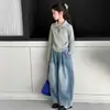 Conjunto de Sudadera con Capucha Falso de Dos Piezas de Canalé Nuevo Casual Otoño 2026 para Niñas Jeans de Pierna Ancha para Niñas Tendencia Primavera/Otoño