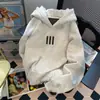 Sudadera con capucha blanca estilo americano para hombre, nuevo modelo otoño e invierno, forrada de forro polar, engrosada, marca de moda urbana, sudadera con capucha tipo pullover de alta resistencia