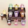Bolsa Sorpresa de Dibujos Animados que Brilla en la Oscuridad Sanrio Figuras Lindas Accesorios DIY Llavero Adornos de Escritorio Piezas de Resina