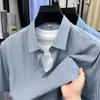 Camisa masculina xadrez de manga curta, novo estilo de verão, colarinho de lapela, business casual, adequada para homens de meia-idade e jovens, com bolsos, camisa fácil de passar