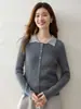 26 Suéter de cachemir de punto trenzado con cuello polo de color block nuevo para mujer, suave y juvenil, prenda exterior versátil, estilo preppy