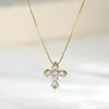 Corrente para Clavícula Elegante Banhada a Ouro Real com Zircônia Micro-Pavimentada para Mulheres Design de Nicho Colar Cruzado Versátil Exquisito