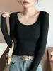 Blusa de segunda pele feminina, fina e adequada para primavera e outono, novo estilo 2026, camiseta simples e justa de manga longa com decote U grande, versátil e fácil de combinar
