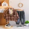 Ropa para Niños Niños Conjunto de Ropa Otoño Bebé Niño Niños Estilo Coreano Casual Primavera Otoño Camisa a Cuadros Manga Larga Conjunto de Tres Piezas Moderno