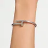 Comercio Electrónico Transfronterizo Más Vendido Pulsera de Cuatro Hojas y Cinco Pétalos Acero Inoxidable Flor Diamante Incrustado Pulsera con Números Romanos Conjunto de Pulseras