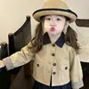Abrigo para Niñas 2026 Otoño Nuevo Estilo Bebé Niña Retro Solapa Cortavientos Corto Elegante Casual Superior para Niñas