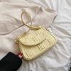 Bolso popular de este año para mujer, nueva moda de verano 2022, bolso de hombro de nicho con textura de estilo occidental que combina con todo, bolso debajo del brazo