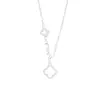 Colar de Prata Esterlina S925 com Pingente de Trevo de Quatro Folhas Vazado para Mulheres, Design de Nicho Exquisito, Fresco e Doce, Versátil e Elegante